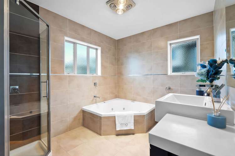 98 Medallion Drive Oteha_25