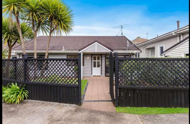 Sunny Remuera Home