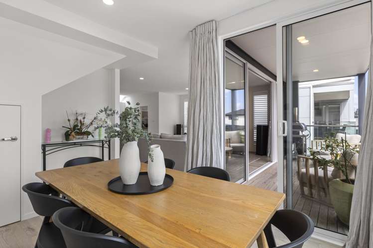 5b Holland Avenue Point England_15