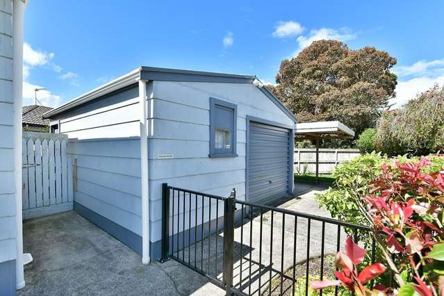 1 Edgewater Grove Orewa_1