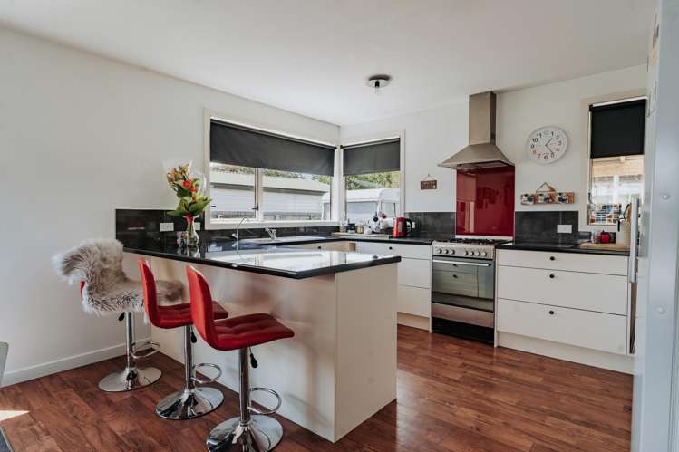 B/75 Ajax Street Milton_1