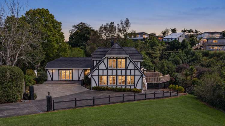 27 Charles Dickens Drive Mellons Bay_48