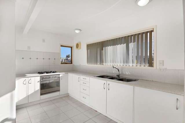 2/312a Glenfield Road Glenfield_3