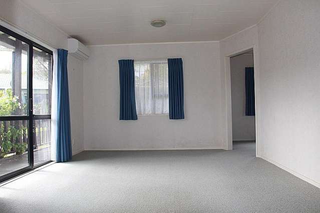 24 Leiden Place Totara Vale_2