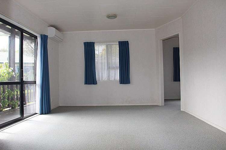 24 Leiden Place Totara Vale_2