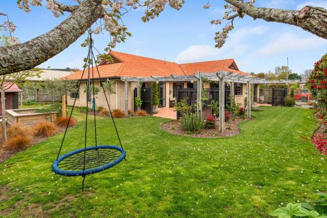 Fresh Look, Fabulous Family Home And Location