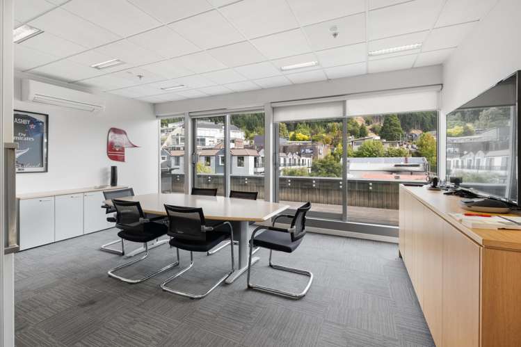 32 Rees Street Queenstown_4