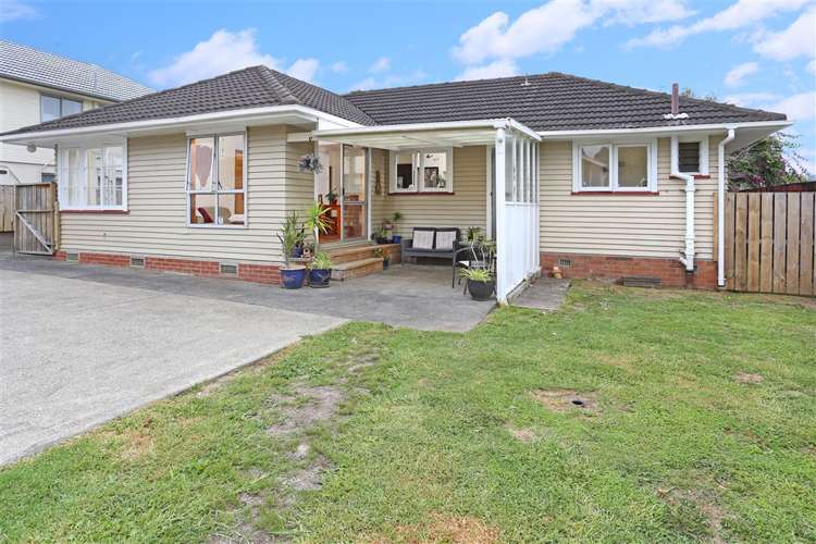 15 Henderson Valley Road Henderson_23