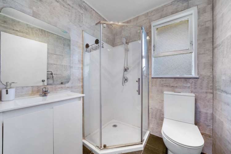 1 Crampton Place Manurewa_13