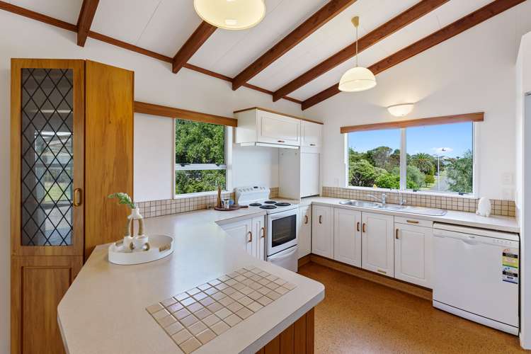 7 Napier Grove Waikanae Beach_5