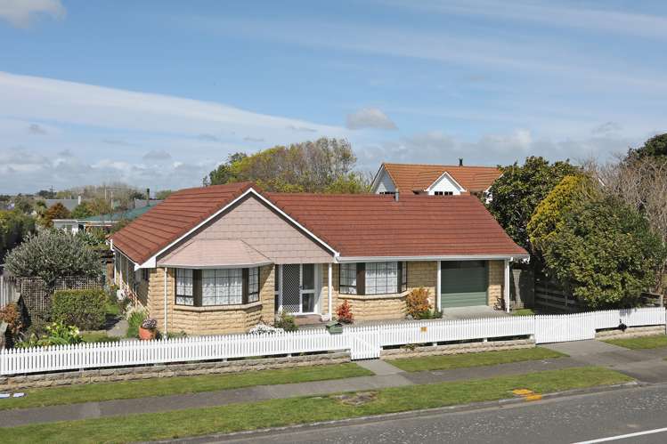 153a High Street Bulls_22