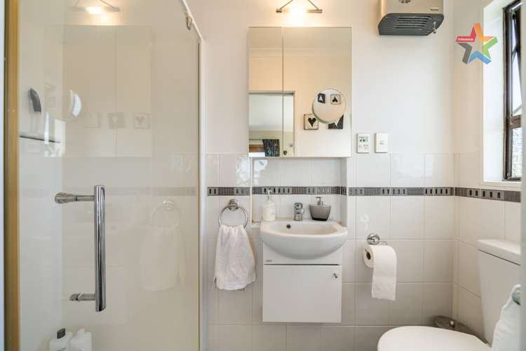 18 Jacaranda Grove Maungaraki_19