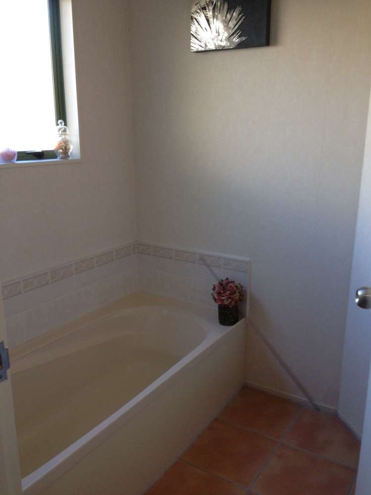 22 Abbotleigh Avenue Te Atatu Peninsula_11