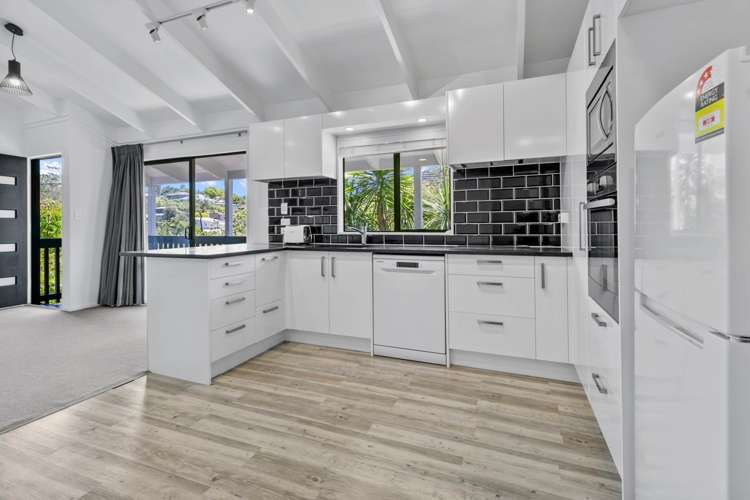 2/660 Beach Road Browns Bay_7