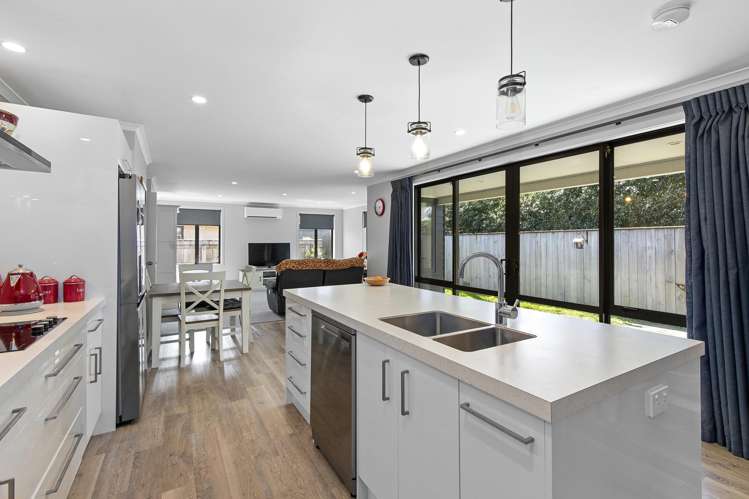 5 Angus Place Carterton_11