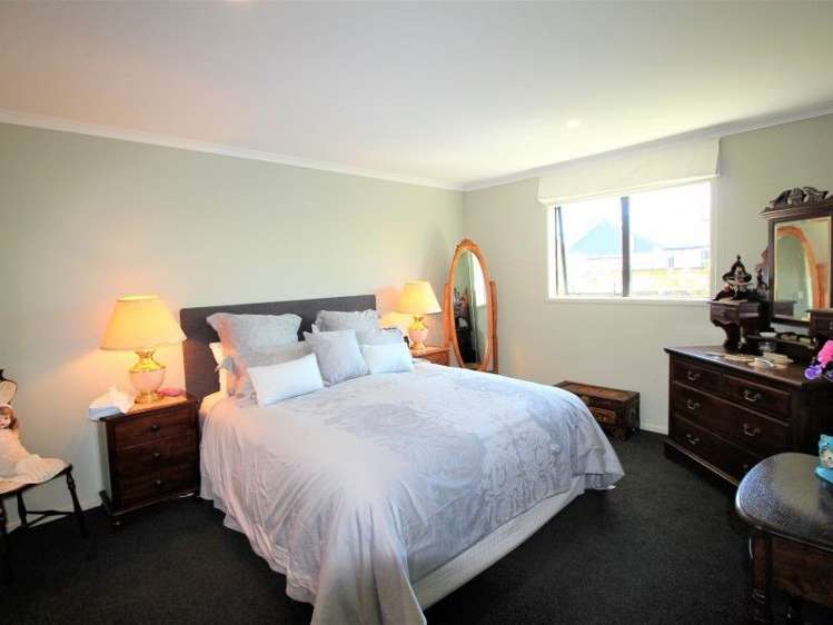 37 Plescher Crescent Leamington_11