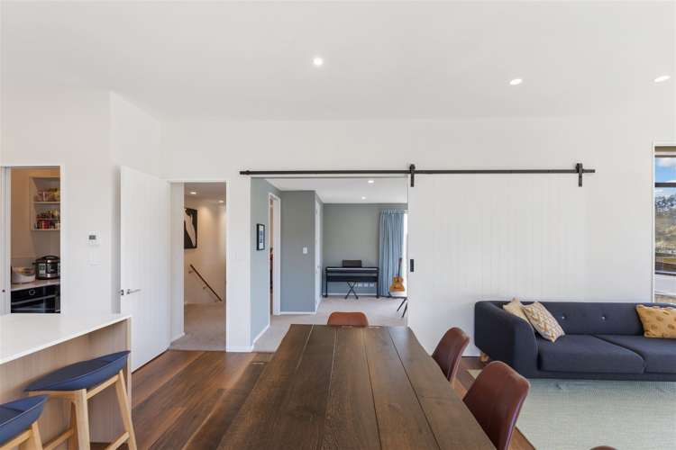 11 Round Hill Rise Cracroft_10