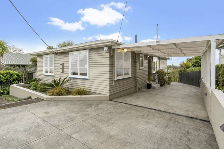 7 Highland Avenue Titirangi_17