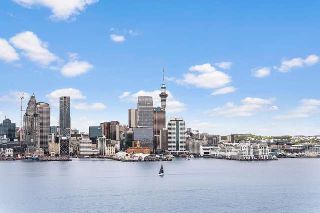 FRONT ROW WAITEMATA HARBOUR LIVING