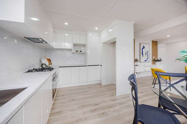 2/174 Russell Road_5