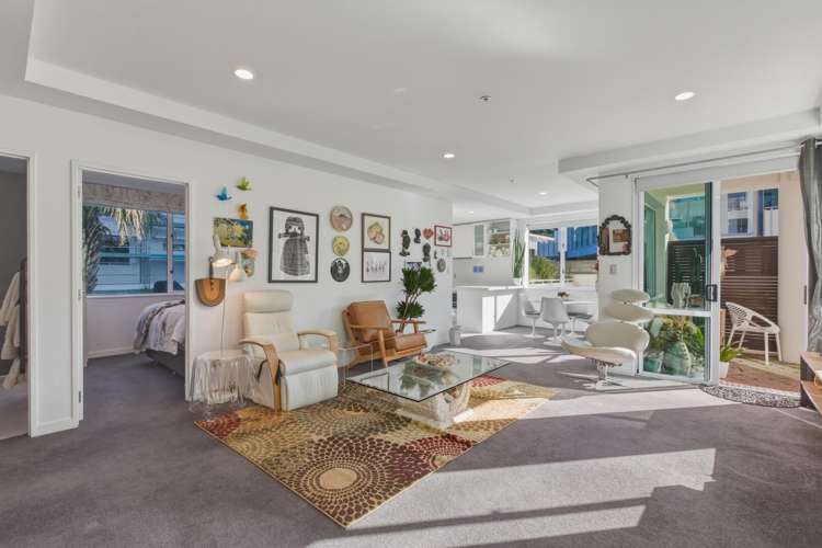 2/12 Maunganui Road (The Beaumont)_1