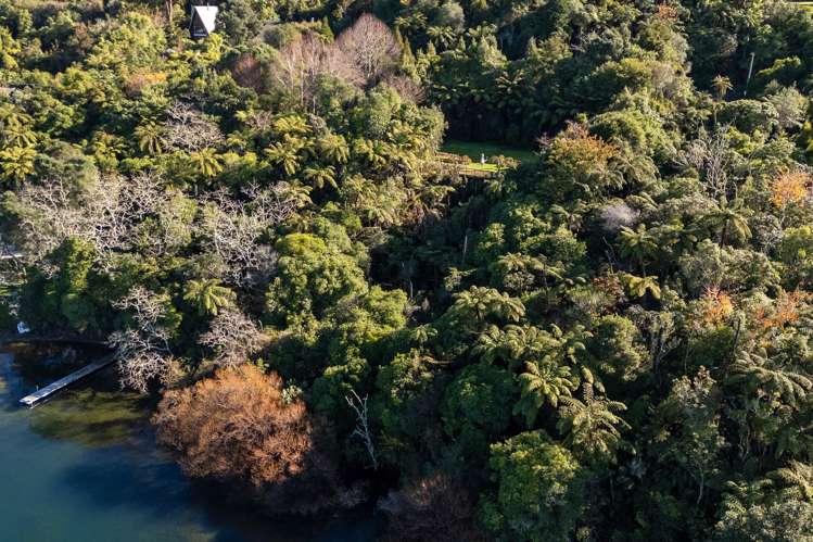 18 & 20 Te Toroa Drive Lake Tarawera_10