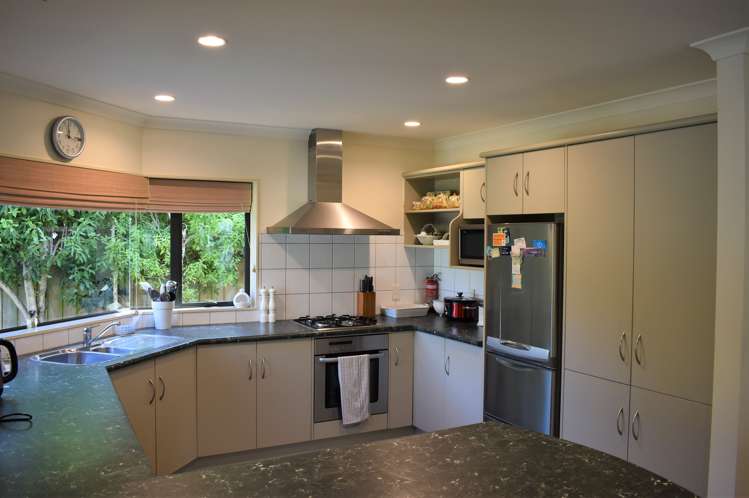 2 West Peak Way Otaki_2