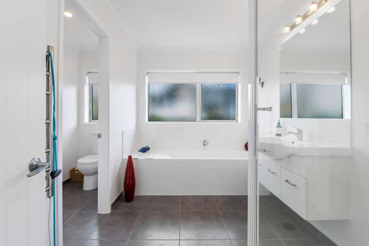 32c Robinson Avenue Holdens Bay_14