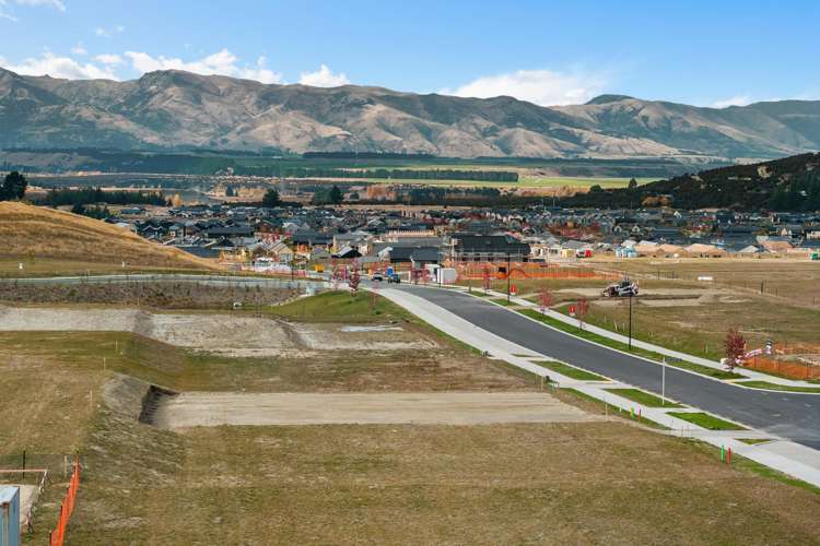 32 Stonehenge Road_5