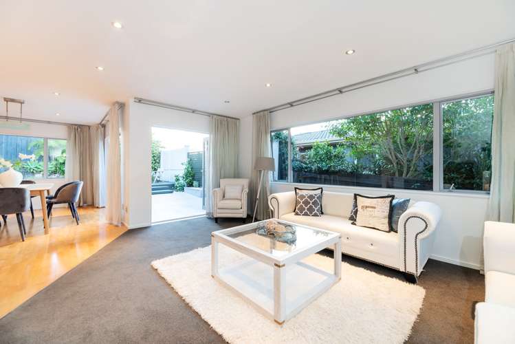 13 Frenz Drive Titirangi_3