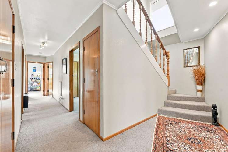 5 Eaton Crescent Otamatea_10
