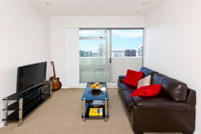 27D/16 Gore Street City Centre_4