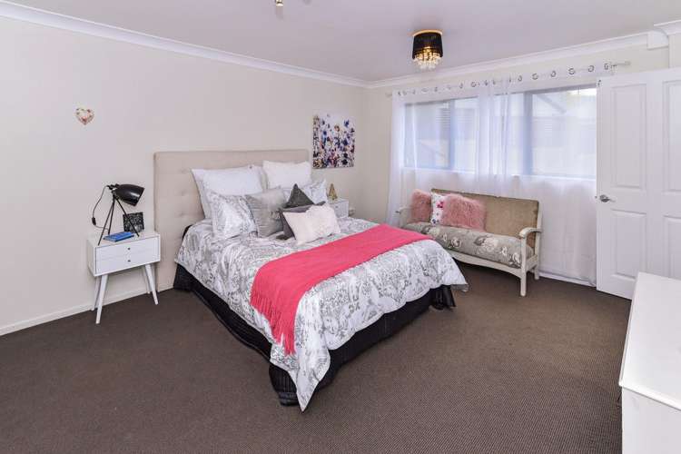 3 Idris Court The Gardens_13