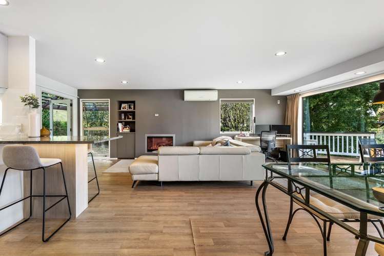 1 Arawata Terrace Fernhill/Sunshine Bay_15