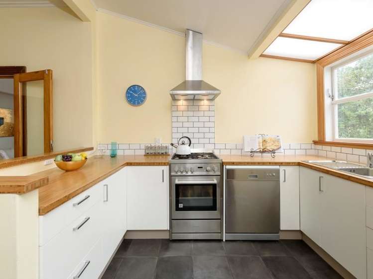 14 Luxford Street Berhampore_23