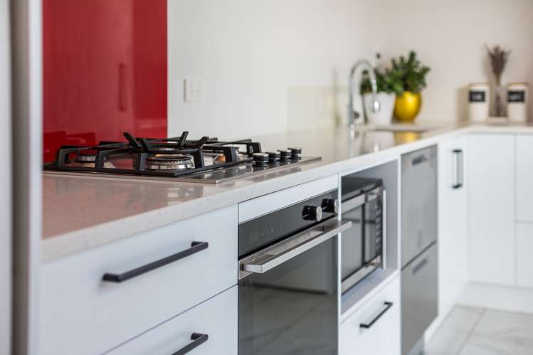 36 Red Beech Avenue Woodridge_5