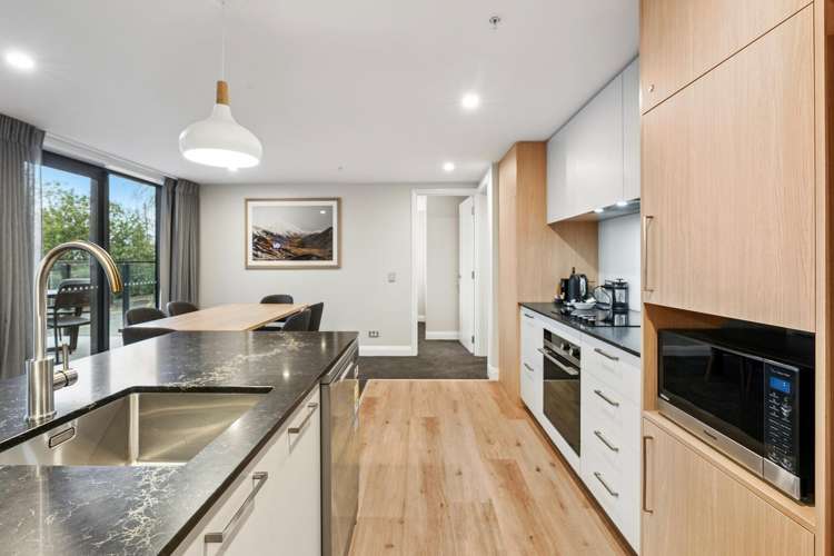 Unit 211/327 Frankton Road Town Centre_6