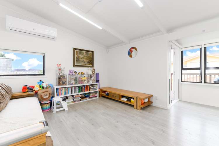 27 Boyce Avenue Mount Roskill_11