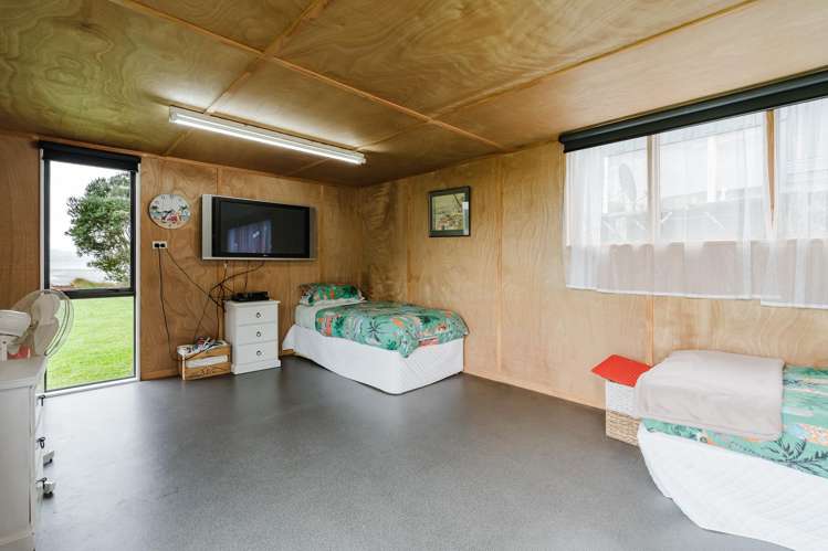 253 Pouewe Street Kawhia_15