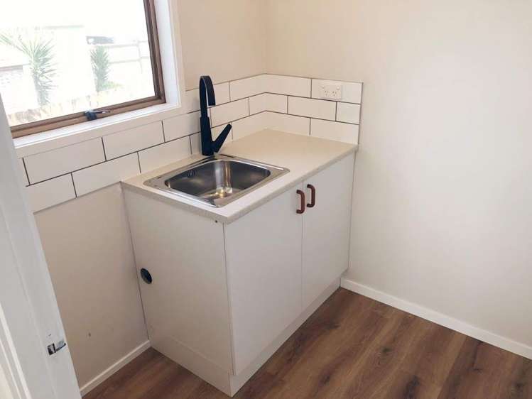 8 Aquarius Avenue Glen Eden_6