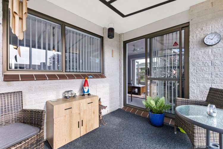 2/14 Burns Street Westown_5