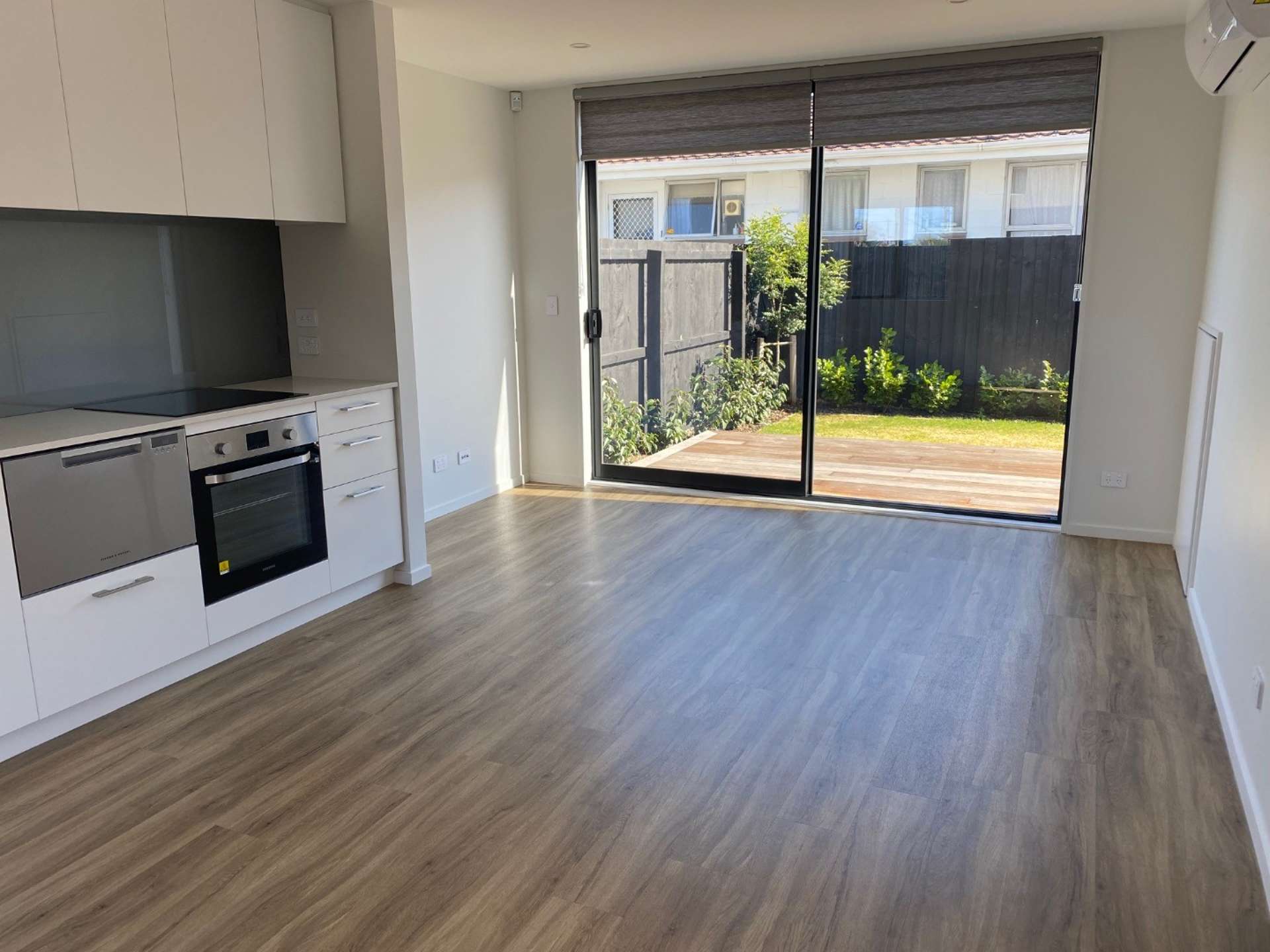 2/515 Worcester Street 1477_0