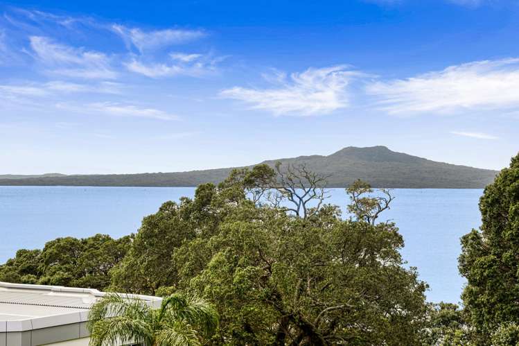 4C/173 Hurstmere Road Takapuna_16