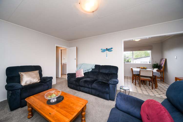 29 Ferndale Place Feilding_4