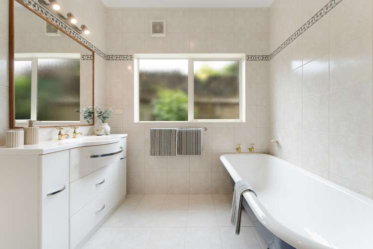 1 Greenstone Way Hairini_14