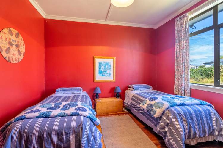 8 Violet Street Riverton_10