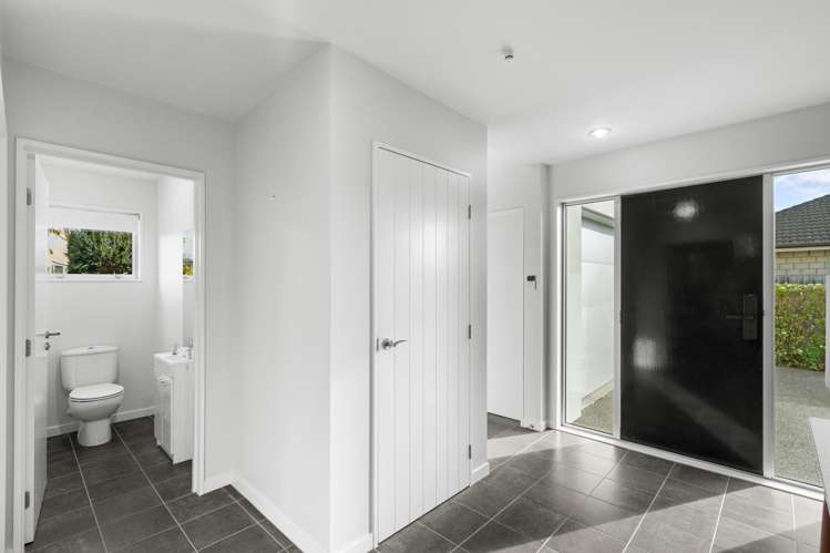 16 Riverbank Road Northwood_13