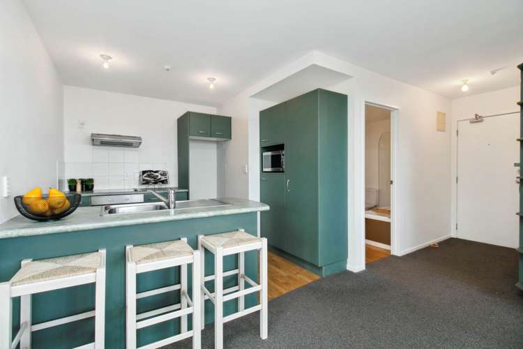 13, 68 Mountain Road Mt Wellington_11