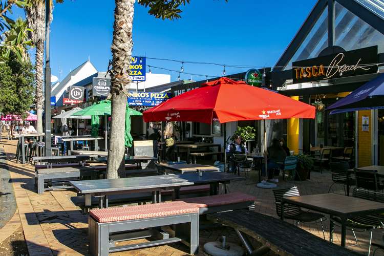 33b Ngahere Views Orewa_17