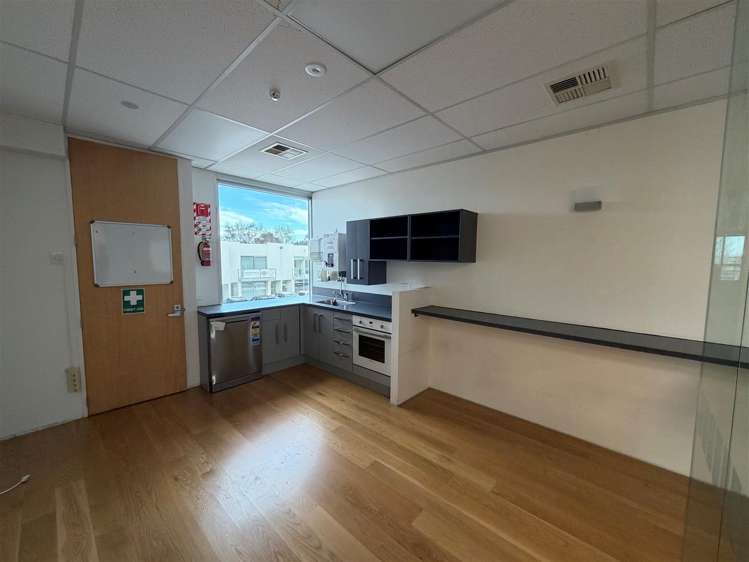 1B/6H Sir William Pickering Drive Burnside_6